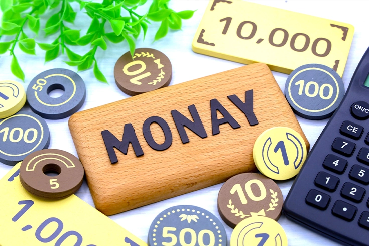 落ち着いた雰囲気のバー店内